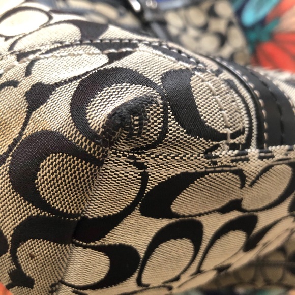 ***SOLD***Coach Signature Lunch Tote and Wallet - Picture 5 of 16